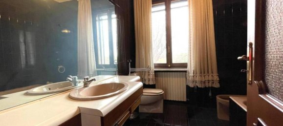 Villa de 8 divisões em Caselle Torinese, Italy N.º 30654 10