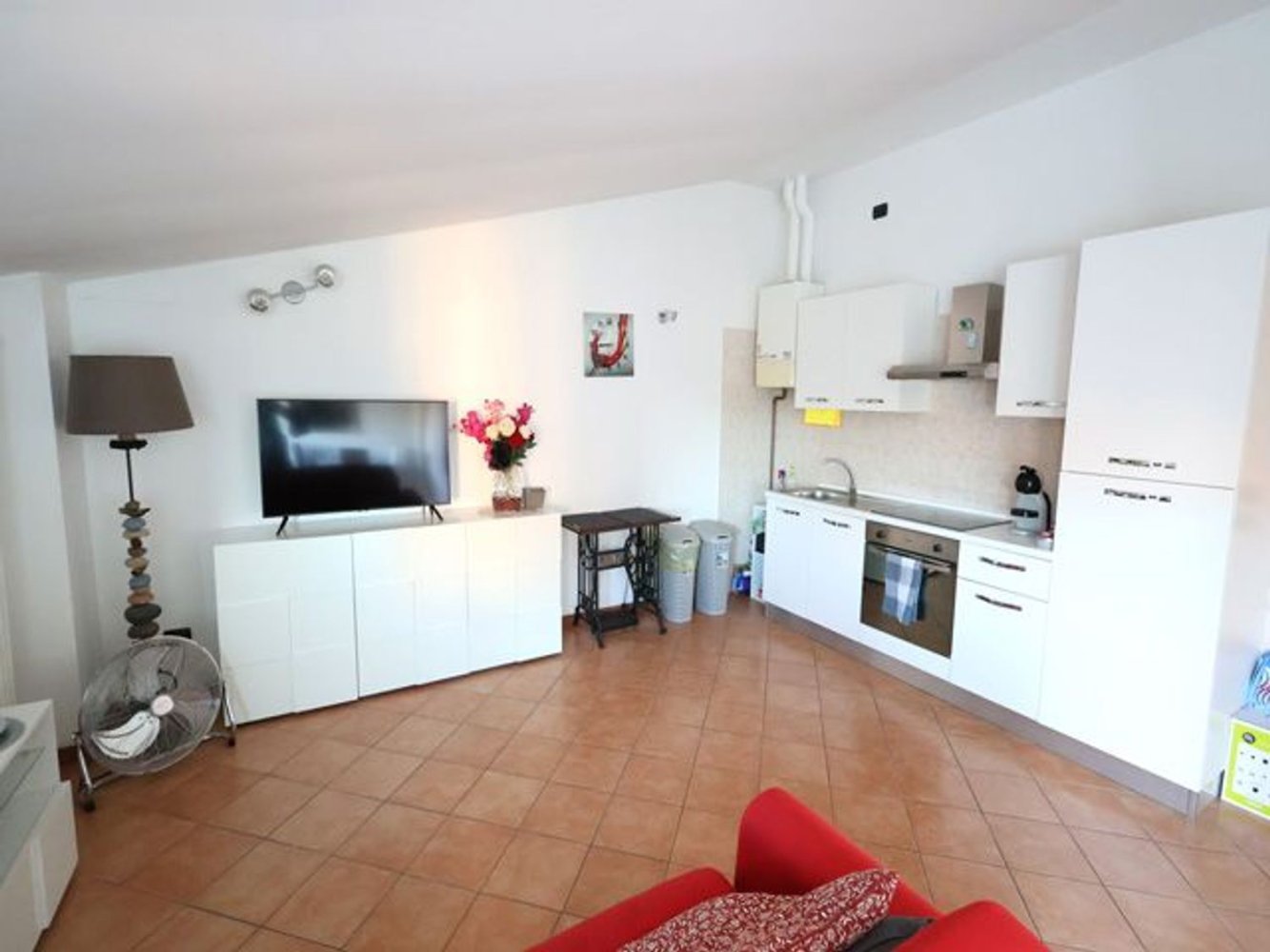 Квартира с 2 спальнями в Лиссоне, Италия № 378430