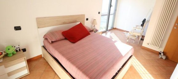 Квартира с 2 спальнями в Лиссоне, Италия № 378430 9