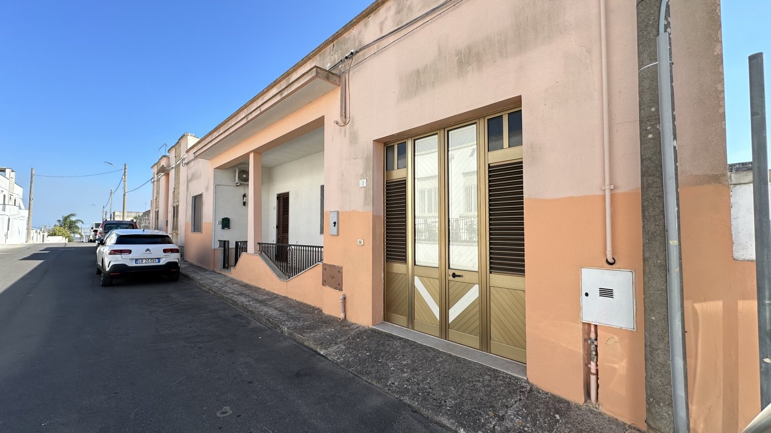 Casa de 8 habitaciónes en Taranto, Italy No. 358451