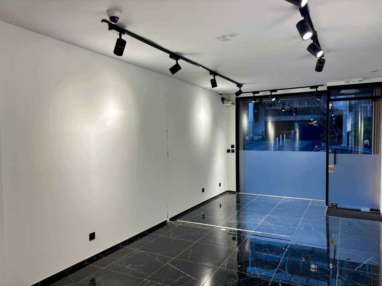 Propiedad comercial en Marseille, France 72 m² No. 350809