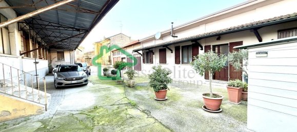 4 rooms Apartment in Soresina, Italy No. 197857 8