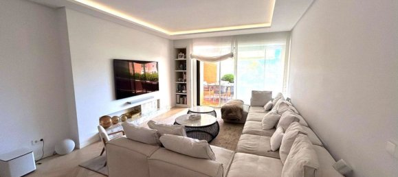 3 bedrooms Penthouse in Estepona, Spain No. 35430 4