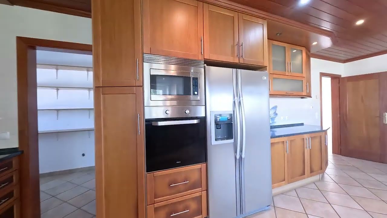 Дом с 4 спальнями в Синтра, Португалия № 204293