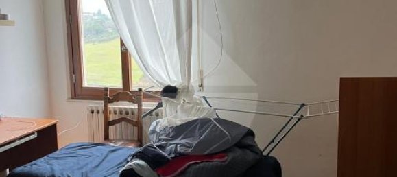 3 rooms Apartment in Siena, Italy No. 130637 2