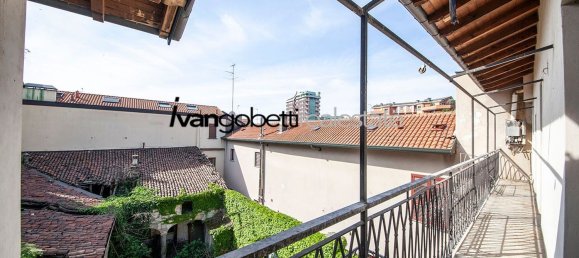 Casa de 22 habitaciónes en Busto Arsizio, Italy No. 312020 20