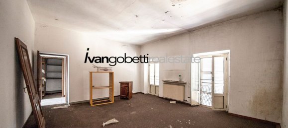 Casa de 22 habitaciónes en Busto Arsizio, Italy No. 312020 24