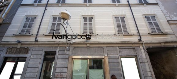 Casa de 22 habitaciónes en Busto Arsizio, Italy No. 312020 4