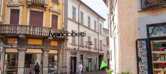 Casa de 22 habitaciónes en Busto Arsizio, Italy No. 312020 2