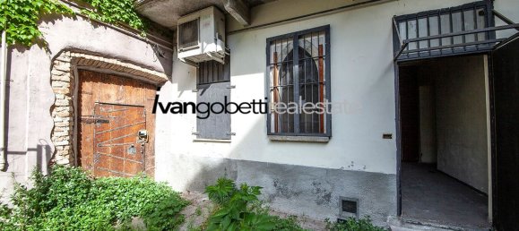 Casa de 22 habitaciónes en Busto Arsizio, Italy No. 312020 11