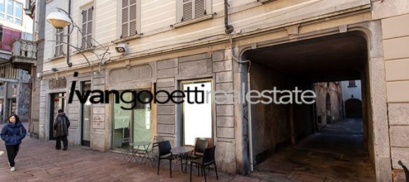 Casa de 22 habitaciónes en Busto Arsizio, Italy No. 312020 5