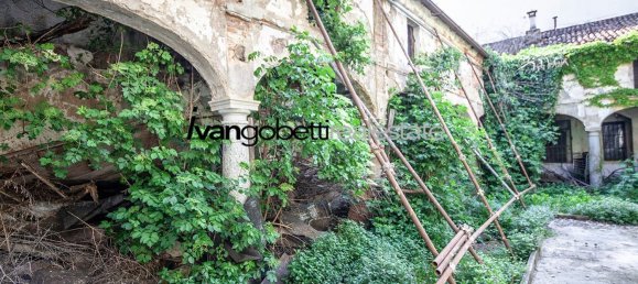 Casa de 22 habitaciónes en Busto Arsizio, Italy No. 312020 12