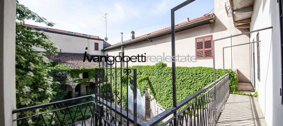 Casa de 22 habitaciónes en Busto Arsizio, Italy No. 312020 17