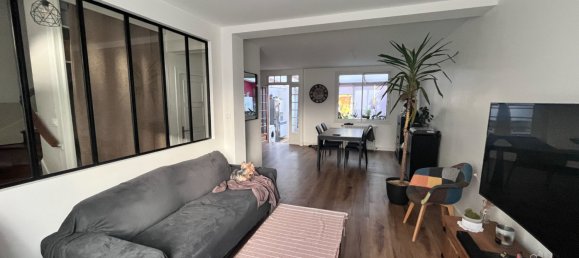 Moradia em banda T2 em Laval, France N.º 101929 3