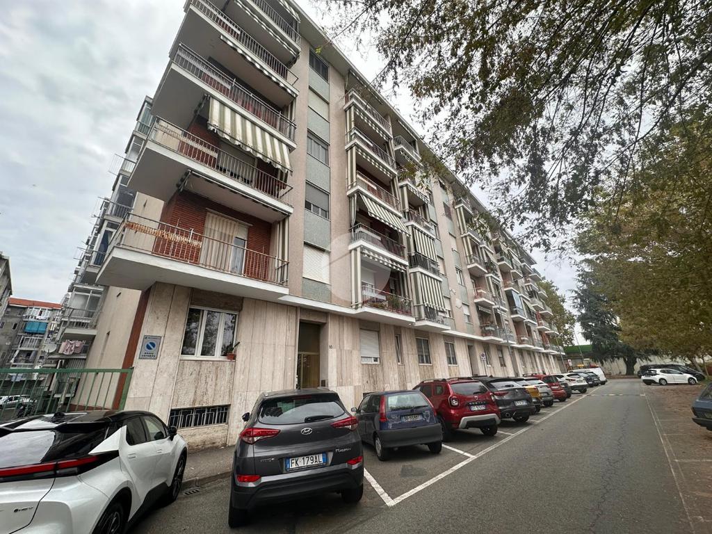2 bedrooms Apartment in Settimo Torinese, Italy No. 329634