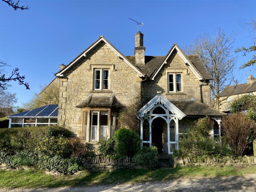 1850 bedrooms House in Stow-on-the-Wold, United Kingdom No. 2991