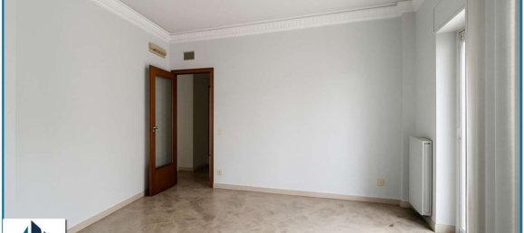 Квартира с 3 спальнями в Мессина, Италия № 318457 2