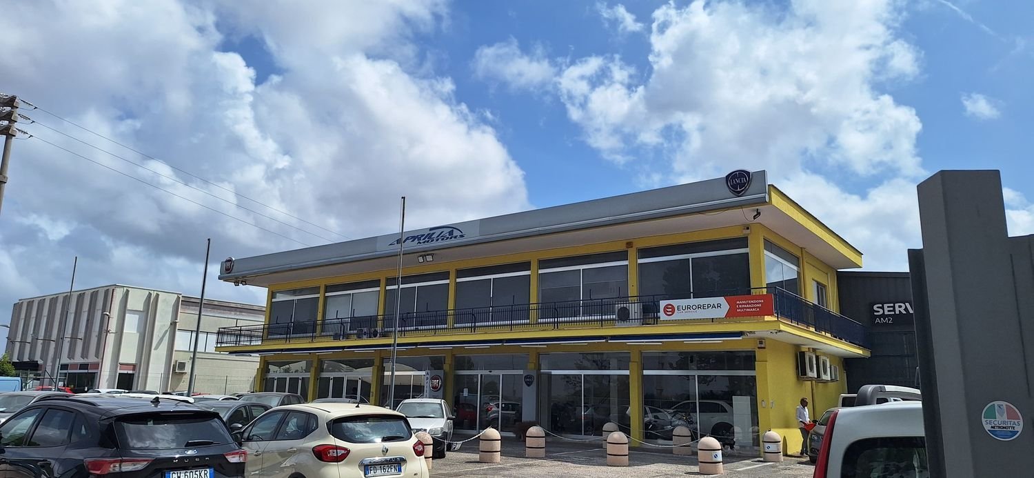  مستودع في Aprilia, Italy 1400متر مربع رقم 284364