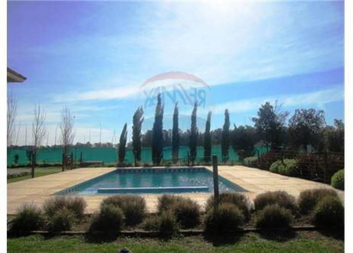  Land in Escobar, Argentina No. 33882