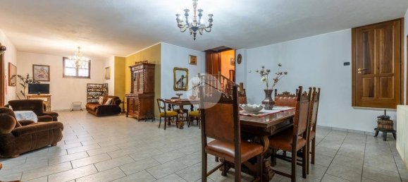 4 bedrooms Villa in Narzole, Italy No. 259458 9