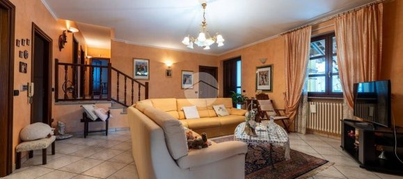 4 bedrooms Villa in Narzole, Italy No. 259458 3