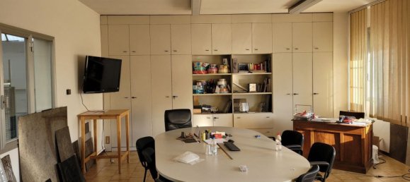 1300m² Warehouse in Modena, Italy No. 122929 5