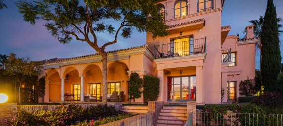 8 bedrooms Villa in Benahavis, Spain No. 2988 3