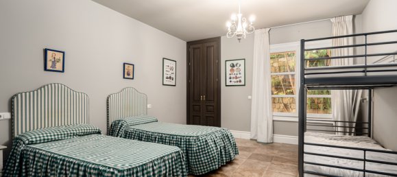 8 bedrooms Villa in Benahavis, Spain No. 2988 7