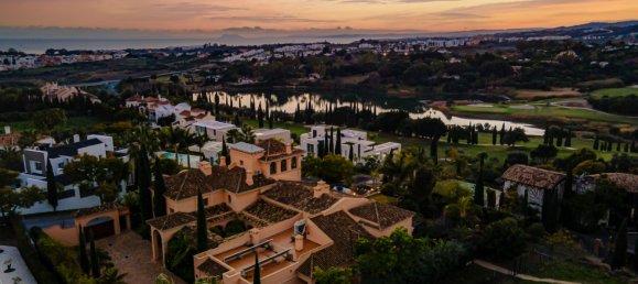 8 bedrooms Villa in Benahavis, Spain No. 2988 5