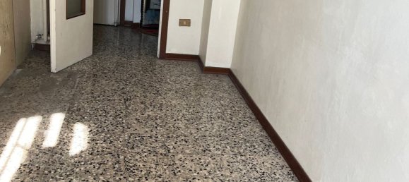 2-salle Appartement à Cassina de' Pecchi, Italy No. 71059 4