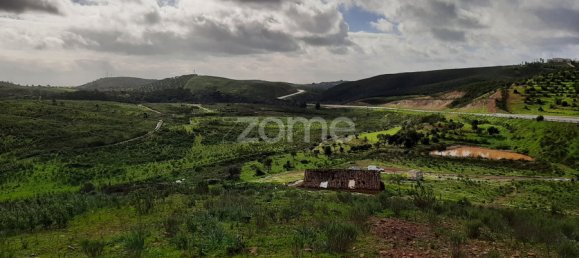 2 bedrooms House in Mexilhoeira Grande, Portugal No. 51459 2