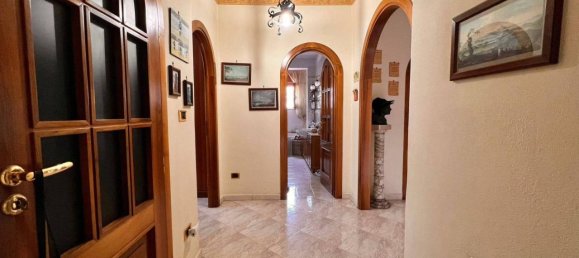 5 rooms Apartment in Pozzuoli, Italy No. 34107 12