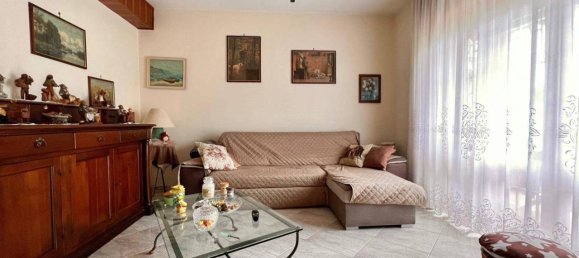 5 rooms Apartment in Pozzuoli, Italy No. 34107 8