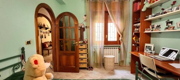 5 rooms Apartment in Pozzuoli, Italy No. 34107 24