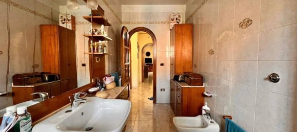5 rooms Apartment in Pozzuoli, Italy No. 34107 16