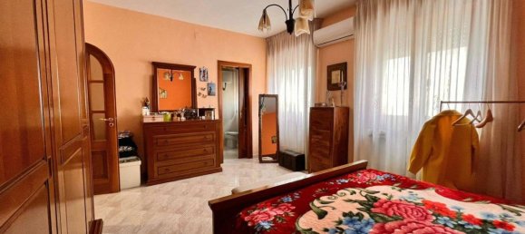 5 rooms Apartment in Pozzuoli, Italy No. 34107 14