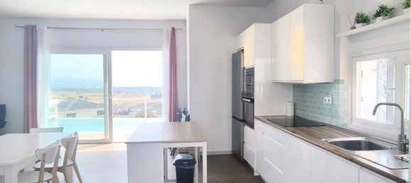 3 bedrooms House in Coin, Spain No. 149835 4