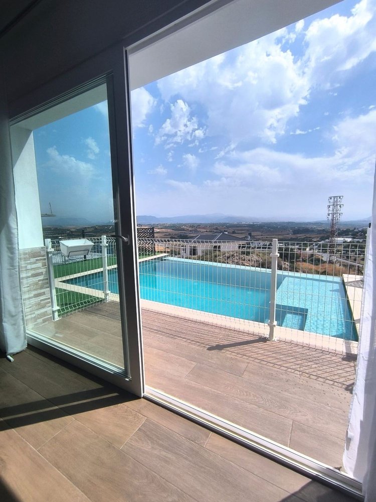 3 bedrooms House in Coin, Spain No. 149835