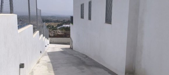 3 bedrooms House in Coin, Spain No. 149835 6