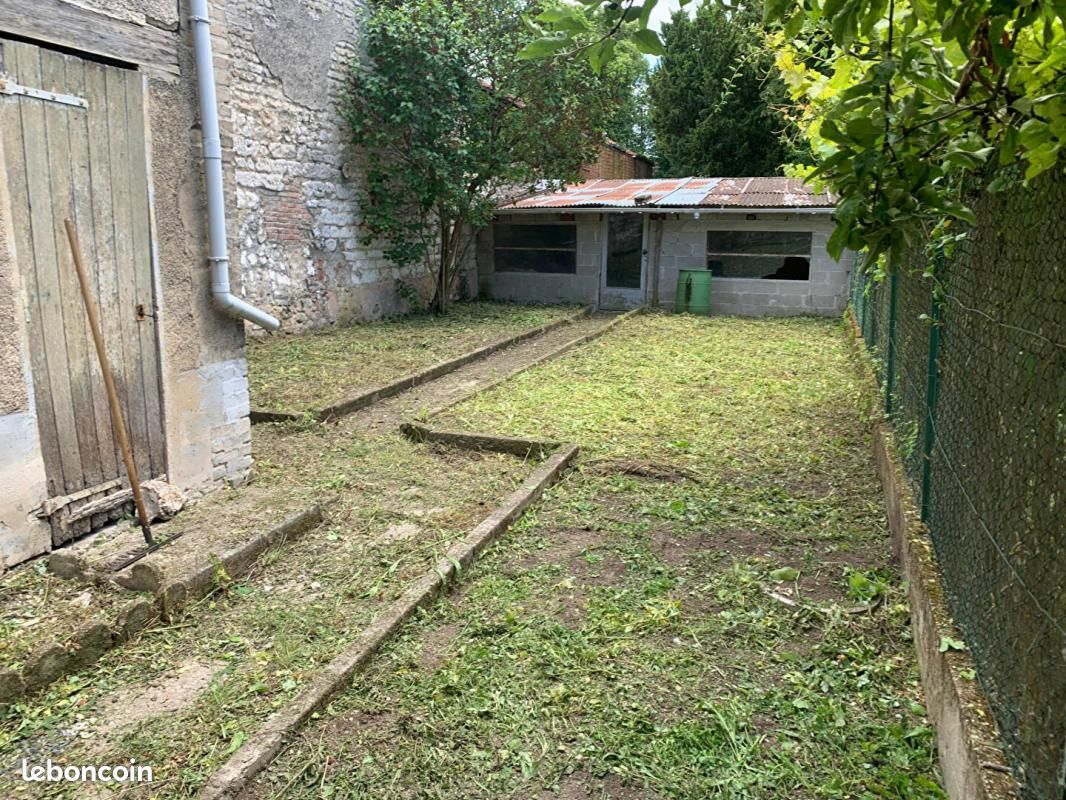 3 غرف نوم تاون هاوس في Fere-Champenoise, France رقم 93199