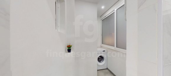Apartamento de 3 dormitorios en Eixample, Spain No. 170674 12