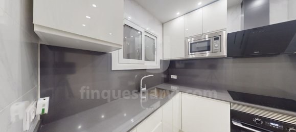 Apartamento de 3 dormitorios en Eixample, Spain No. 170674 10