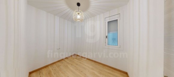 Apartamento de 3 dormitorios en Eixample, Spain No. 170674 22