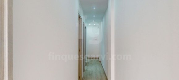 Apartamento de 3 dormitorios en Eixample, Spain No. 170674 26