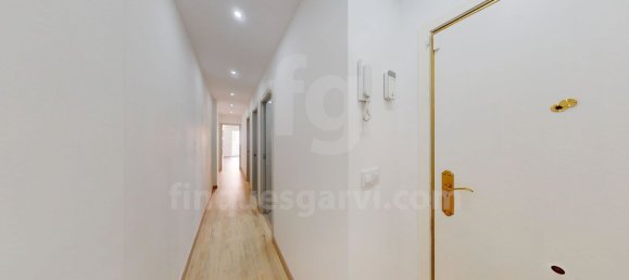 Apartamento de 3 dormitorios en Eixample, Spain No. 170674 24