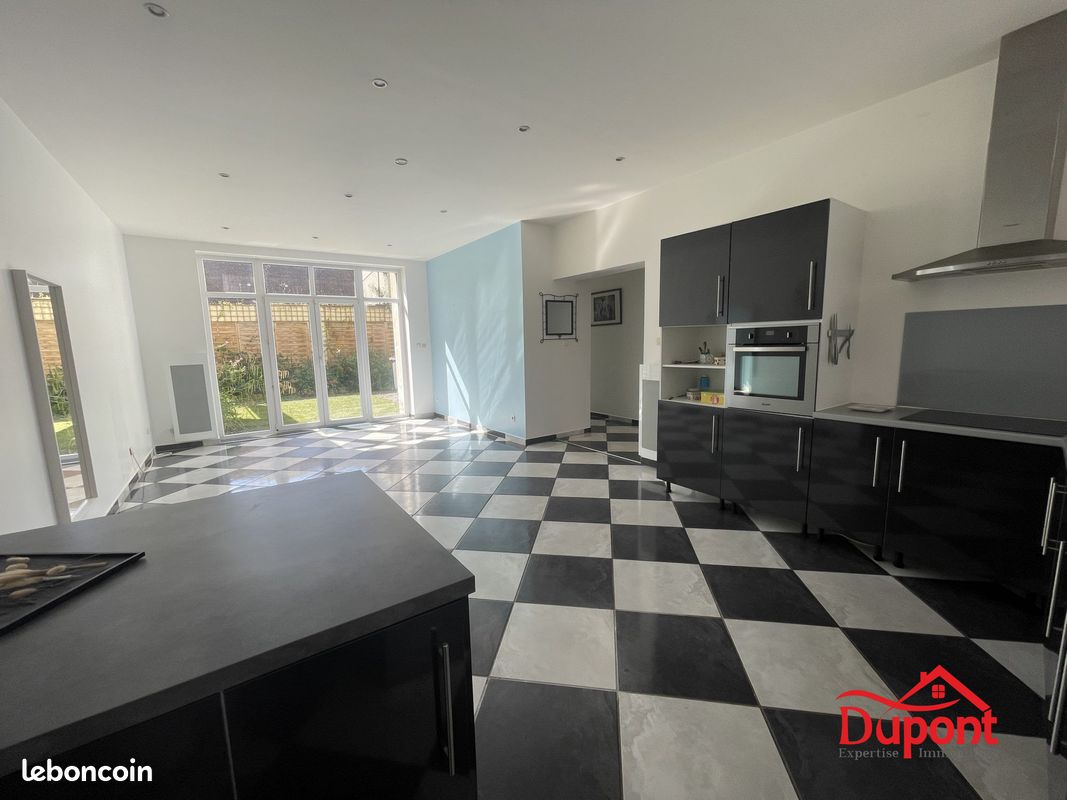 5 Schlafzimmer Haus in Saint-Quentin, France, Nr. 44115