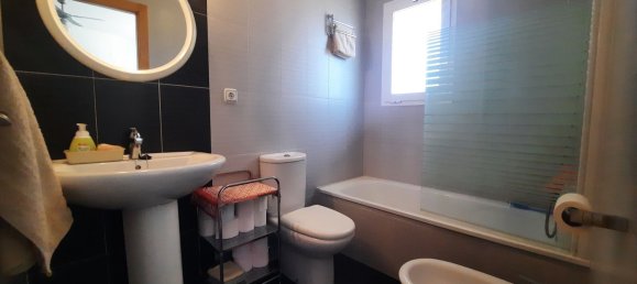 Apartamento de 2 dormitorios en Gea Y Truyols, Spain No. 174045 30