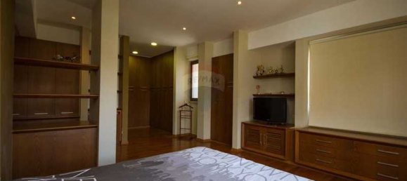 5 bedrooms House in Agios Athanasios, Cyprus No. 10774 3