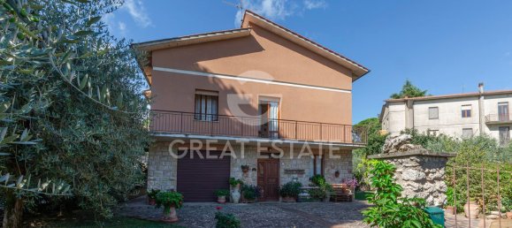 9 rooms House in Città della Pieve, Italy No. 172573 2