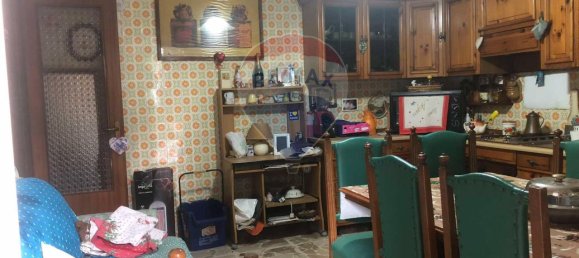 Apartamento de 5 divisões em Misterbianco, Italy N.º 34095 9